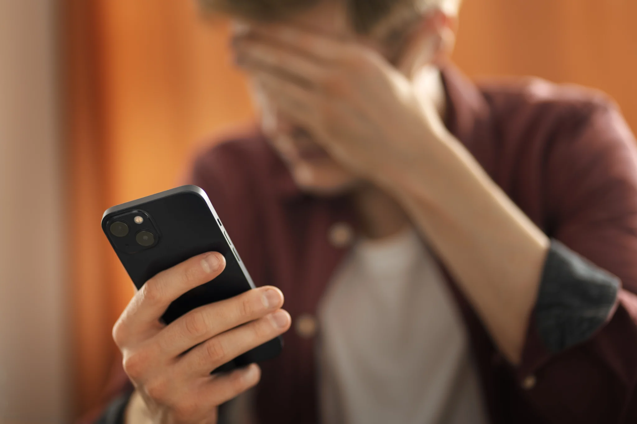 Adicción a las redes sociales en Granada